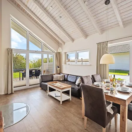 Holiday home Luxuswellnesshaus Duenenperle