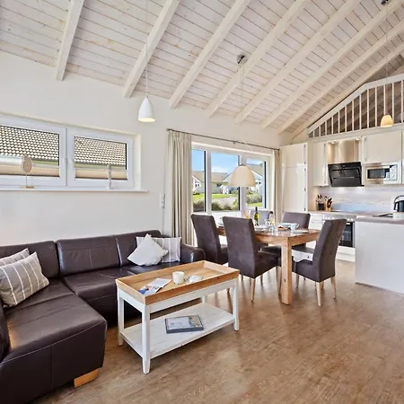 Holiday home Luxuswellnesshaus Duenenperle Bliesdorf